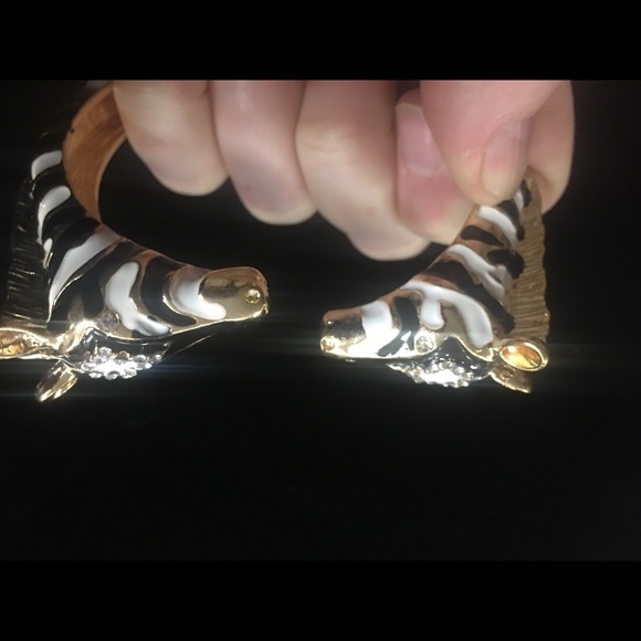 Gold, black and white bling zebra clasp bracelet - Picture 6 of 8